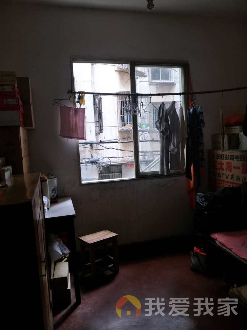 船山路惠民门小区 南北通透，采光好 视野好，诚心出售