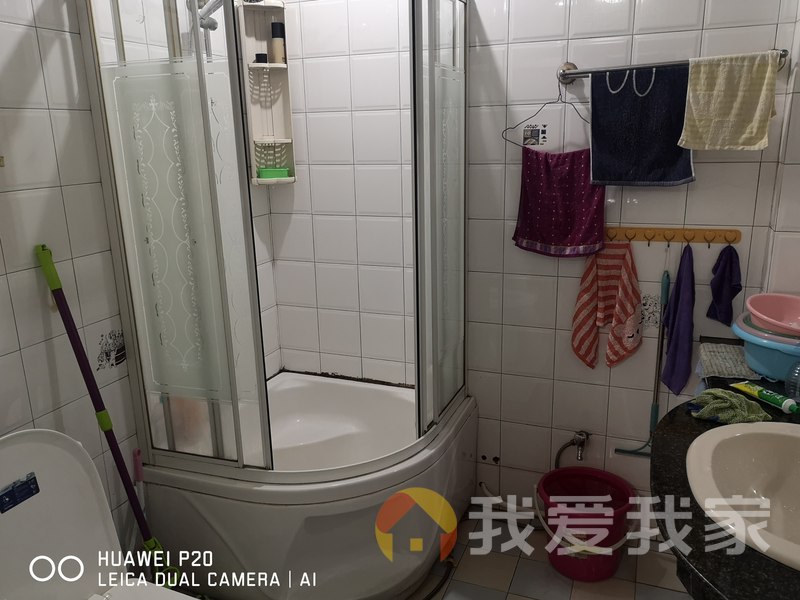 荣昌小区 南北通透，采光好 装修好，环镜优美 近地铁 视野好，诚心出售