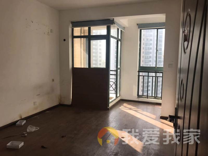 南昌我爱我家滨江豪园 南北通透，采光好 装修好，环镜优美 近地铁 视野好，诚心出售