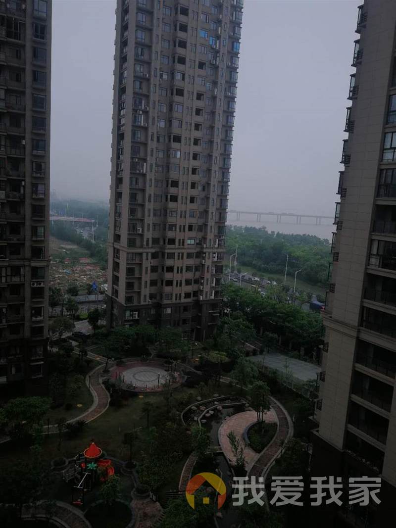 南昌我爱我家尚水花园 南北通透，采光好 视野好，诚心出售