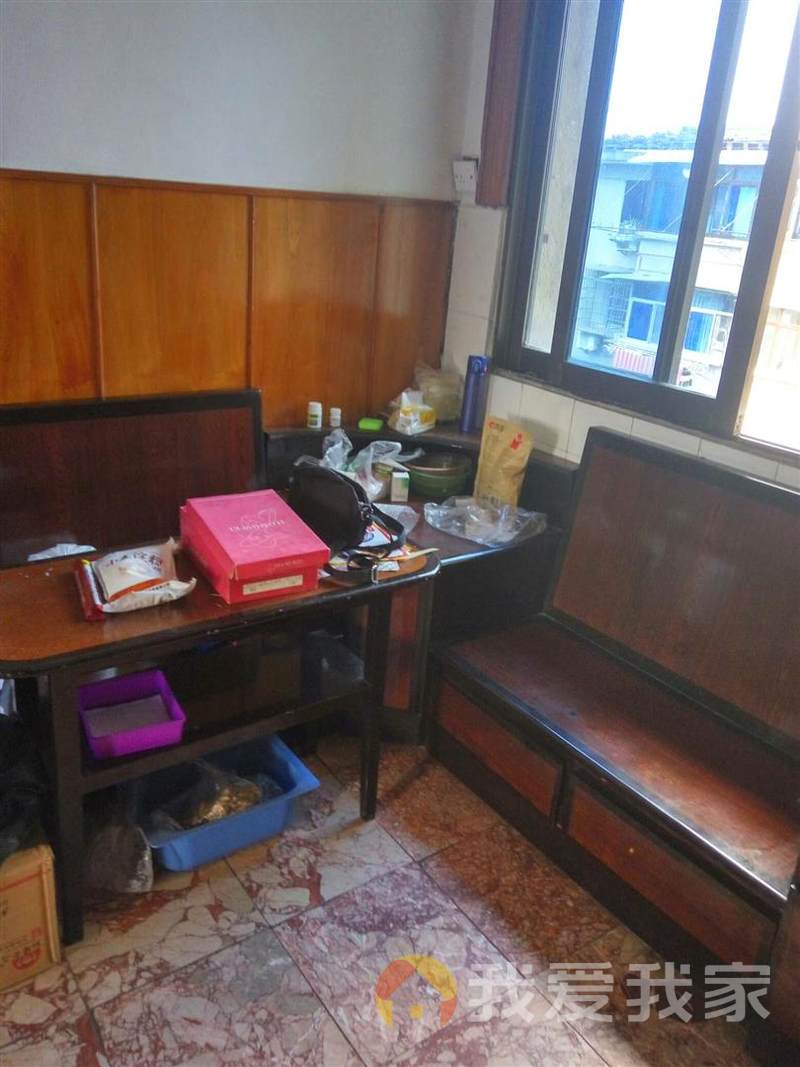 洪都大院一区 南北通透，采光好 装修好，环镜优美 视野好，诚心出售