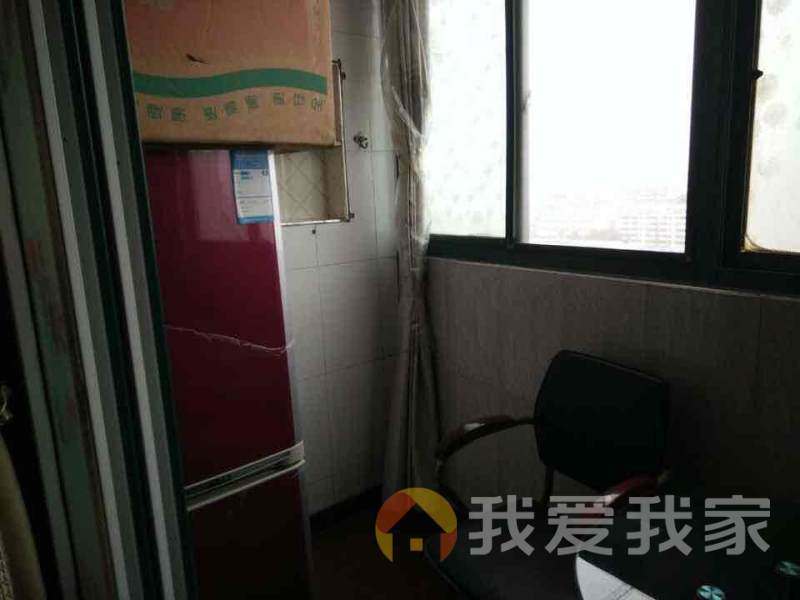 北京东路地铁口一号线，精装小公寓