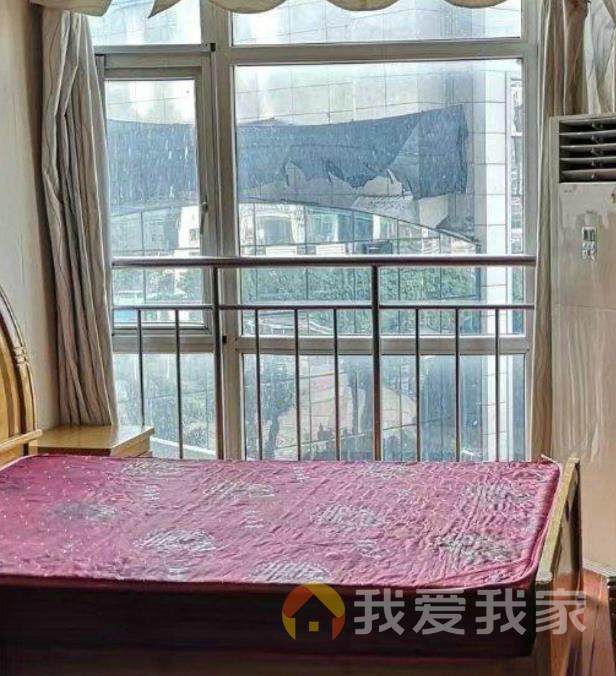 70年产权 朝南 精装修 拎包入住 月租1500