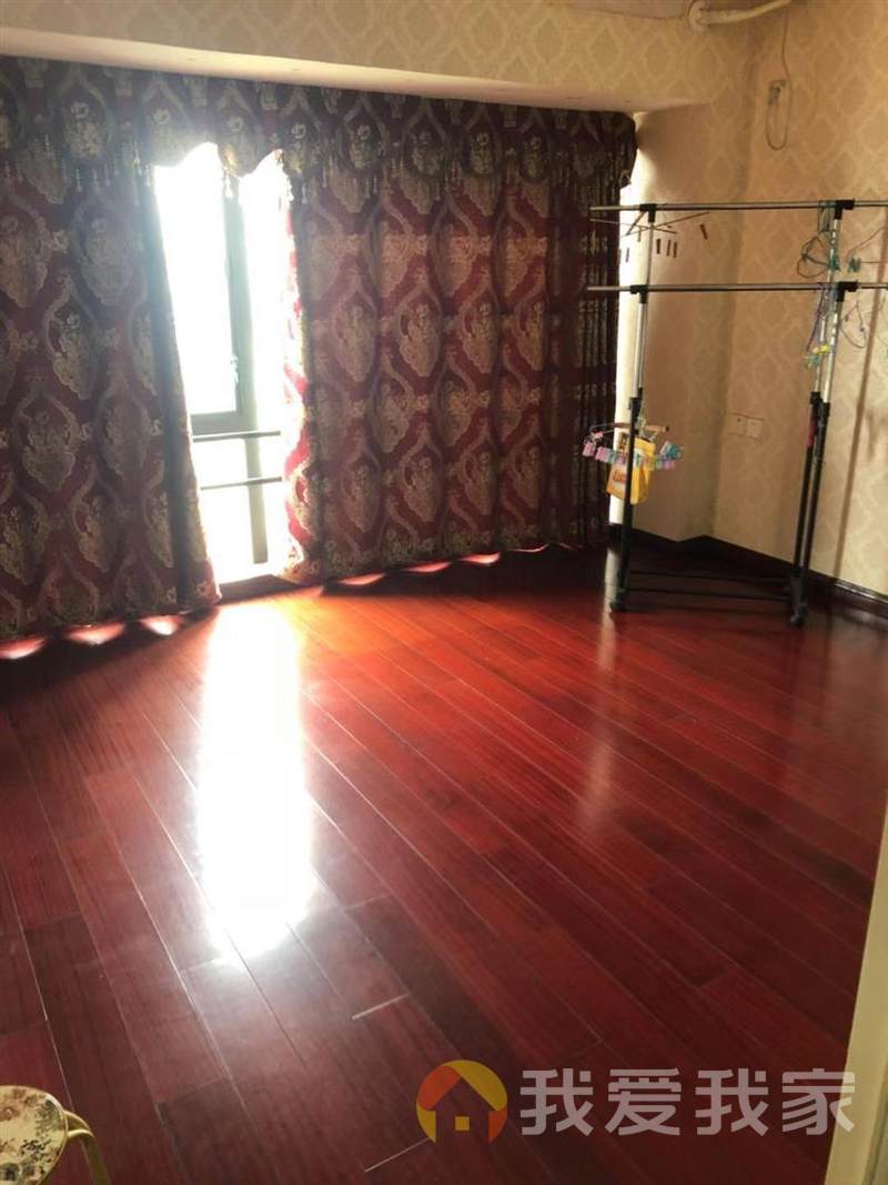 南昌我爱我家房屋精装修，家电齐全都是全新的，可拎包