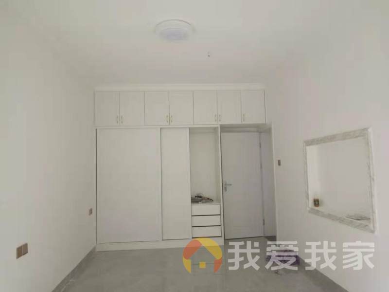 上海路住宅小区3楼2室一厅诚心出售，