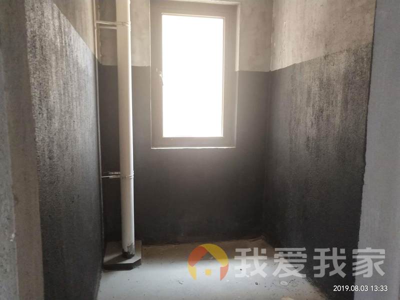 南北通透 三室两厅两卫 毛坯房