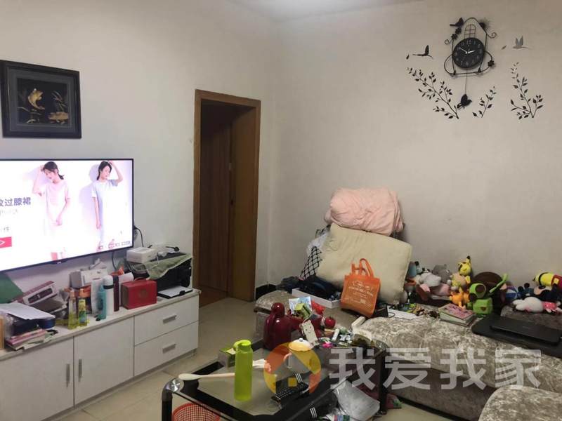 洪都中大道169弄5号百货公司宿舍 南北通透，采光好 装修好，环镜优美 中间楼层