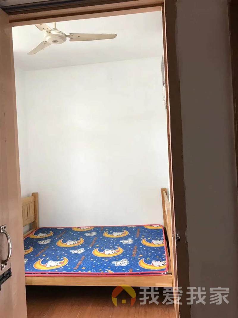 上海北路 中间楼层 光线视野好
