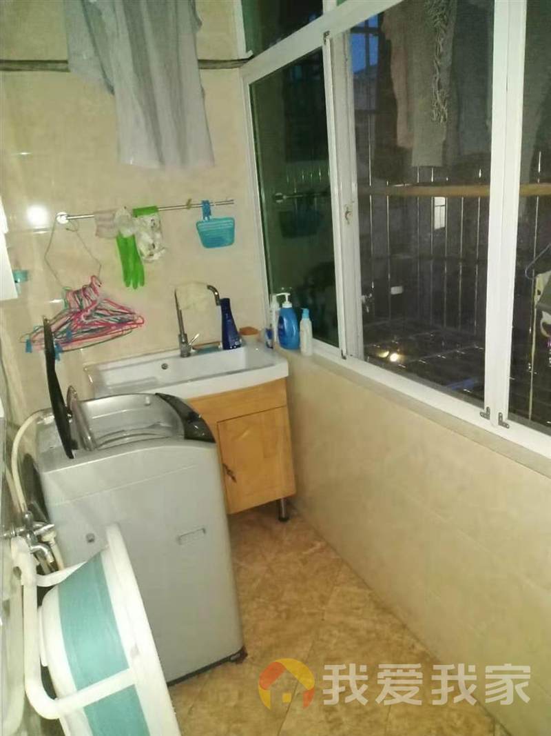 老城区 繁华地段 户型方正有院子门卫