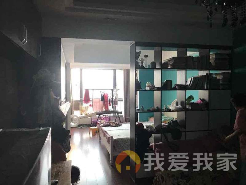 房东诚心出售,品质楼盘,楼层好,看中价格有谈