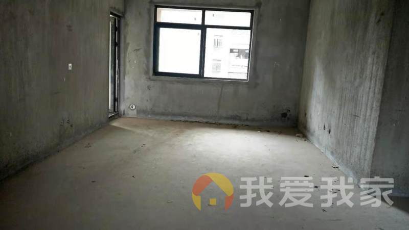 南北通透，户型方正，看房方便，楼层采光好，房东诚心卖