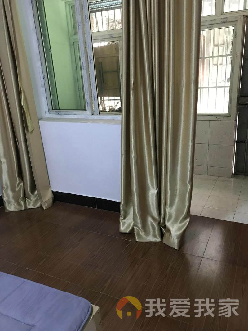 上塘塍上 南北通透，采光好 中间楼层
