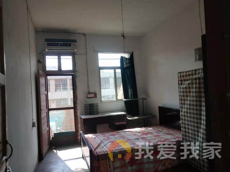 新魏路卷烟厂宿舍 南北通透，采光好 近地铁 视野好，诚心出售
