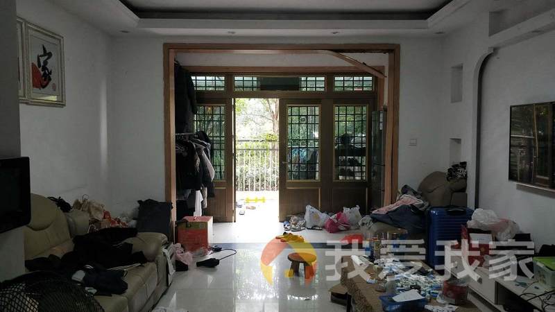 南昌我爱我家正荣大湖之都朗逸湾 南北通透，采光好 装修好，环镜优美 近地铁 周边匹套完善，，出行方便