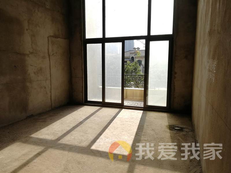 恒大绿洲，五室三厅三卫，毛坯