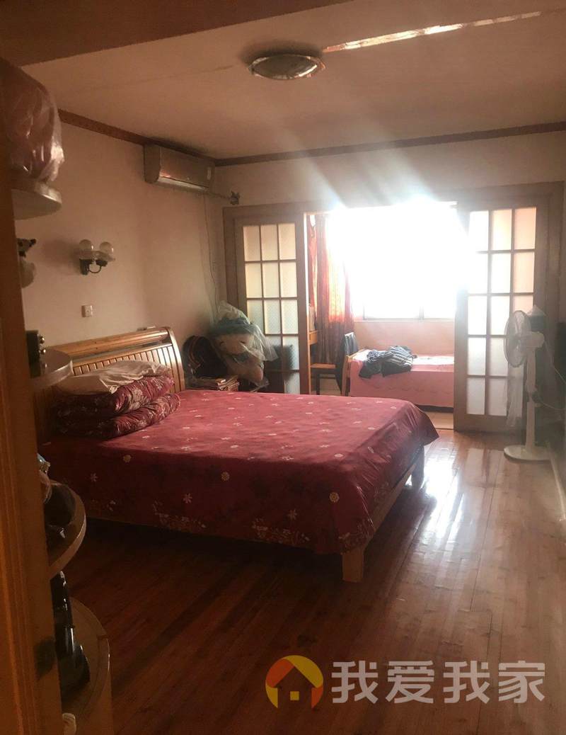 亚雄小区 南北通透，采光好 装修好，环镜优美 近地铁 视野好，诚心出售