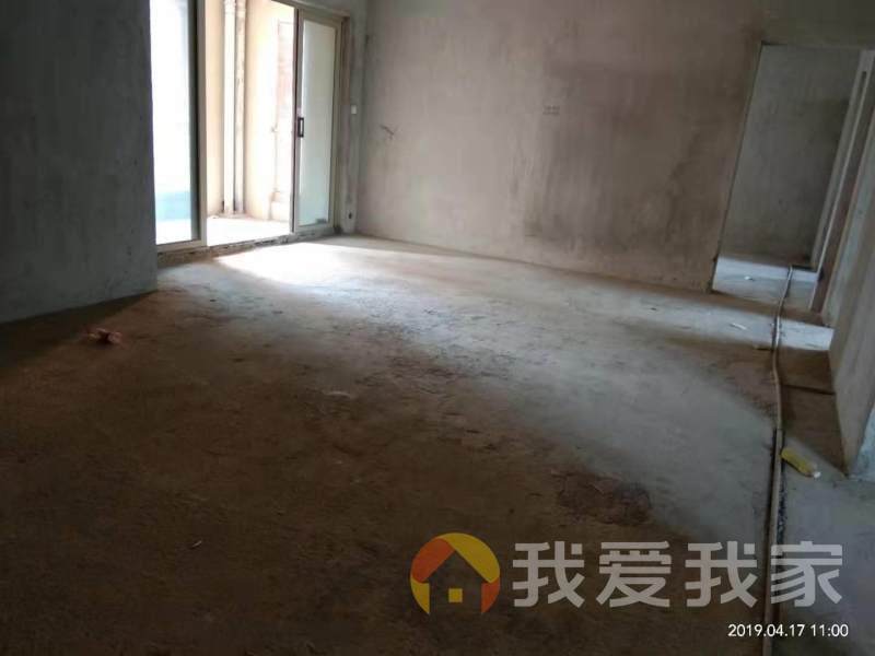 洪客隆英伦联邦 南北通透，采光好 视野好，诚心出售