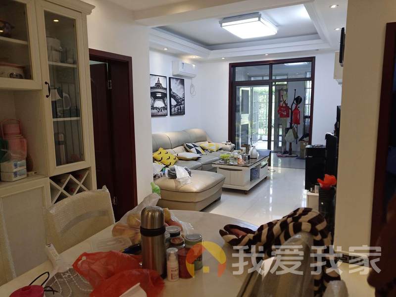南北通透，采光好 装修好，环镜优美 近地铁 视野好，诚心出售