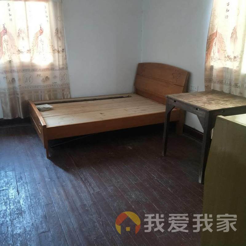 麻纺宿舍一区 南北通透，采光好 装修好，环镜优美 视野好，诚心出售
