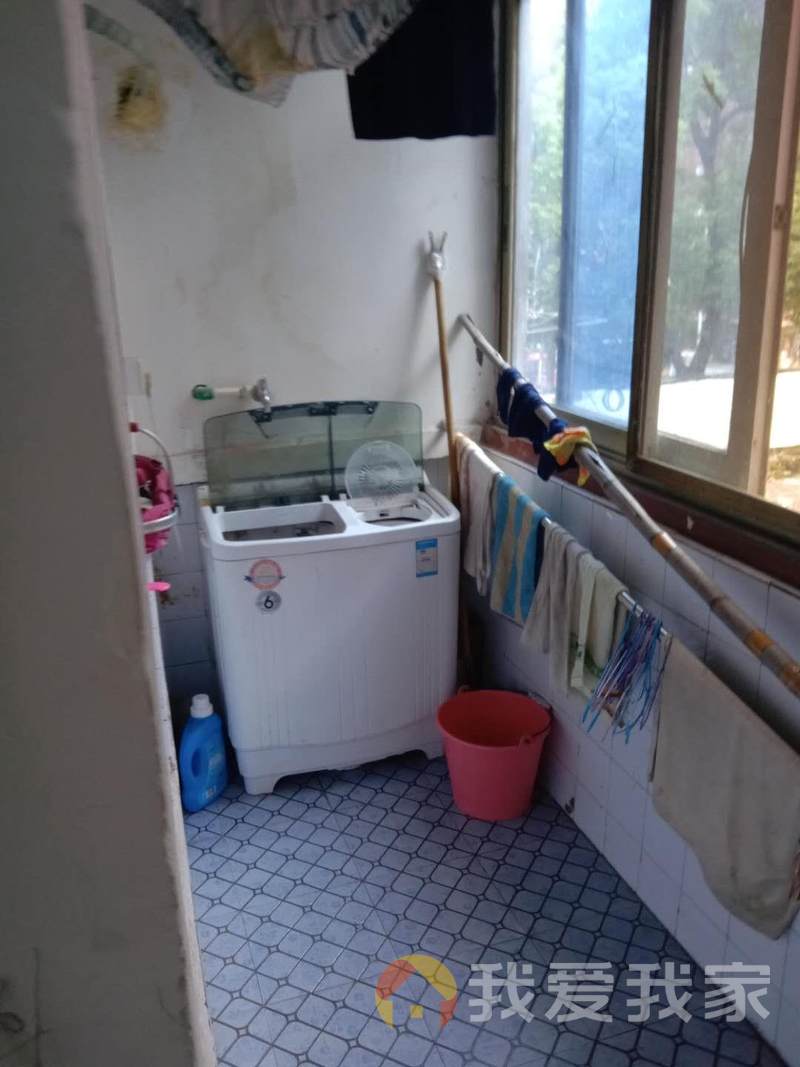 上海路住宅小区 南北通透，采光好 近地铁 中间楼层