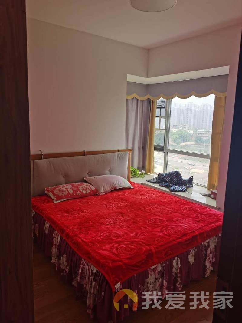 南昌我爱我家万达文化旅游城D区 南北通透，采光好 装修好，环镜优美 近地铁 视野好，诚心出售