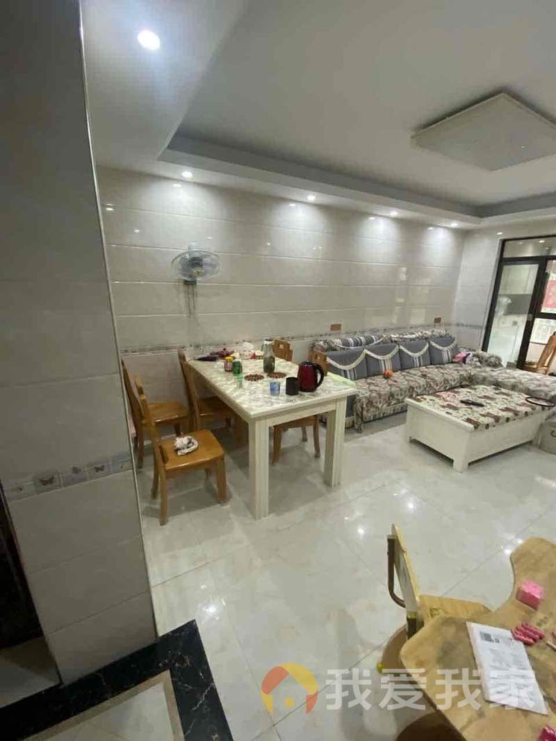 绿都阳光上东 南北通透，采光好 装修好，环镜优美 周边匹套完善，，出行方便