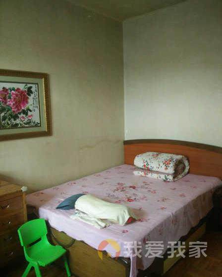 青山支路26号光明小区(发电厂宿舍) 南北通透，采光好 视野好，诚心出售