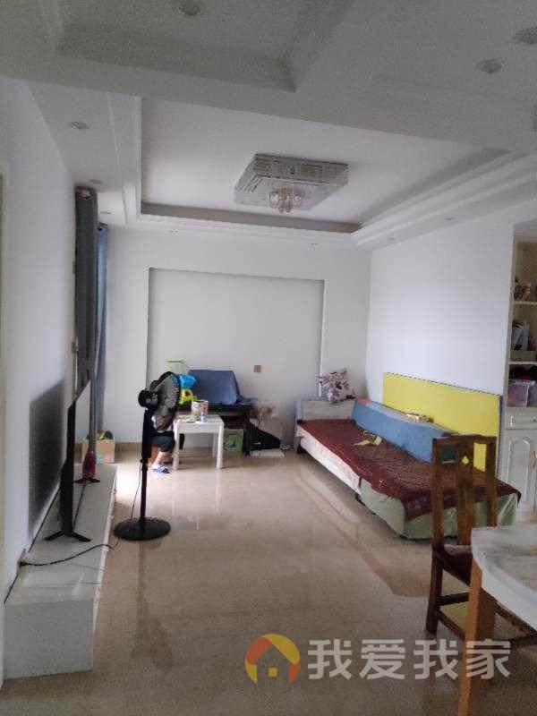 南昌我爱我家波尔多小三房，洪范九年制义务教育