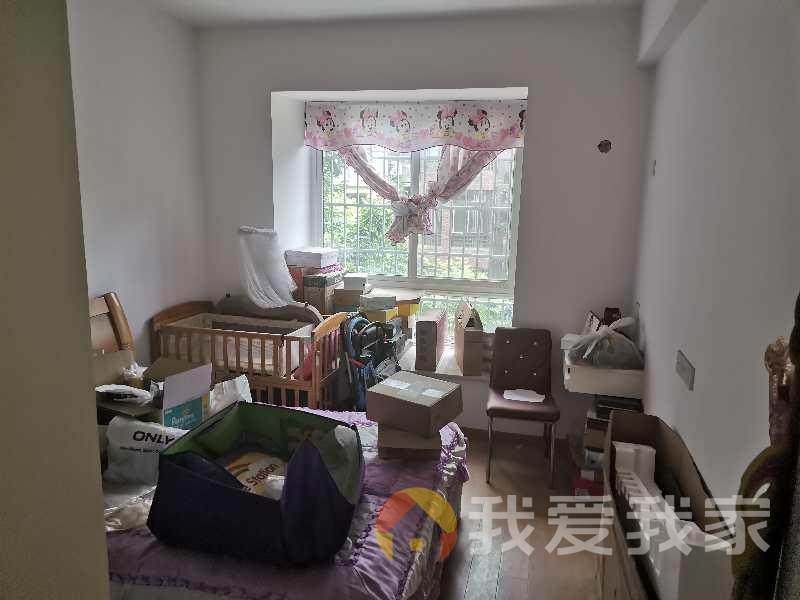 南昌我爱我家正荣大湖之都西水滨 南北通透，采光好 装修好，环镜优美 近地铁 中间楼层
