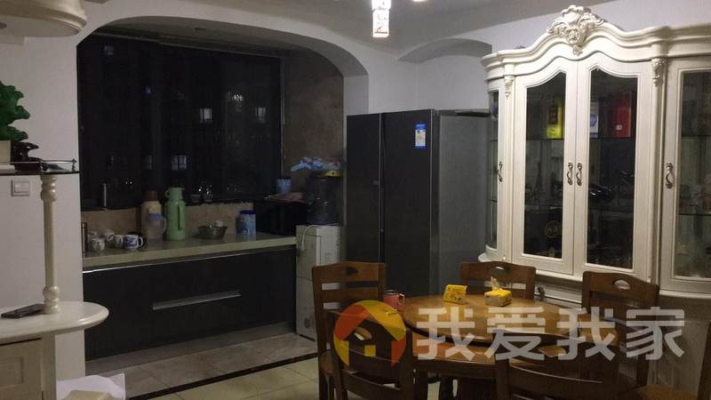 丰和新城精装修3房2厅房屋出售，交通方便，生活便利