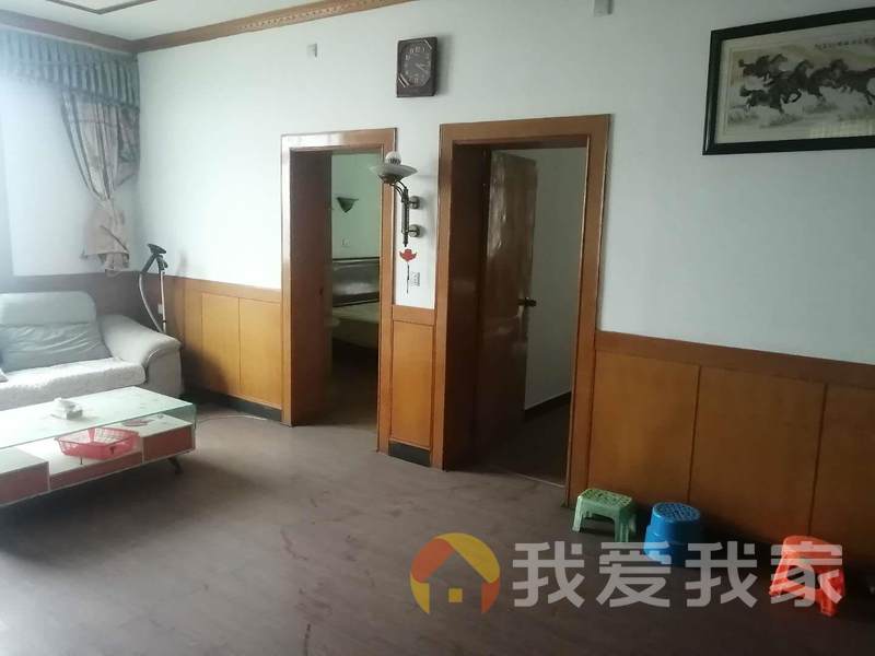 z位于小区中间位置不临街环境安静，前后无遮挡，居住舒适