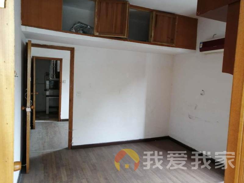 上海路住宅小区3楼1室一厅诚心出售