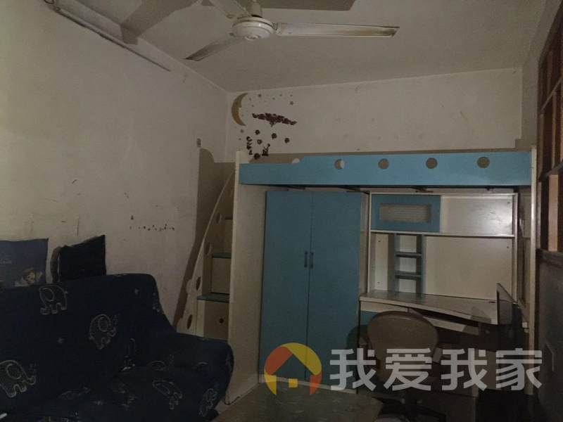 金盘路 南北通透，采光好 装修好，环镜优美 视野好，诚心出售