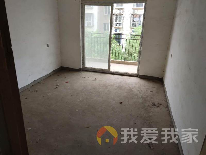 小区出门就是地铁四号线 楼层好 小三房 得房率高