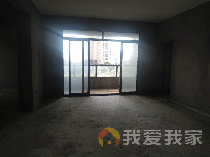 尚水花园 南北通透，采光好 中间楼层