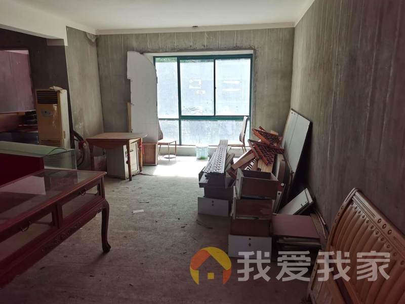 梦里水乡 毛坯的三房 带一个大院子