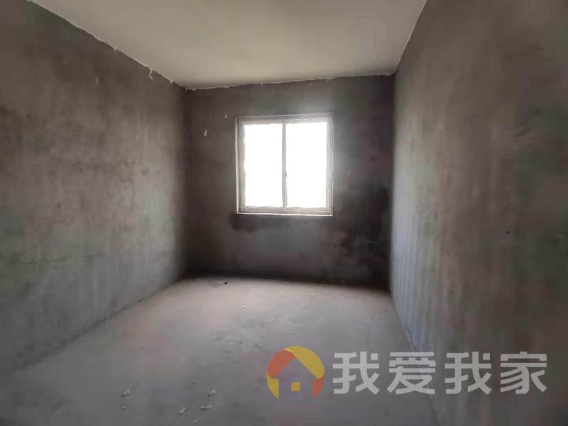满五唯一，户型方正，交通便利，前后无遮挡，居住舒适