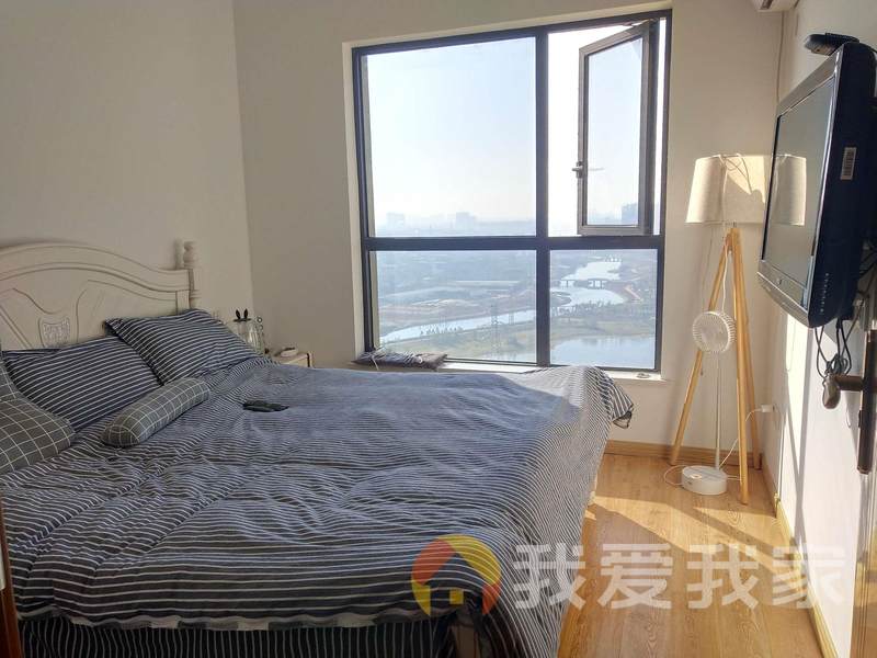 新力愉景湾 南北通透，采光好 装修好，环镜优美 视野好，诚心出售