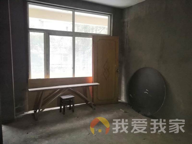 康怡亲水楼台，毛坯大三房，看房方便有钥匙
