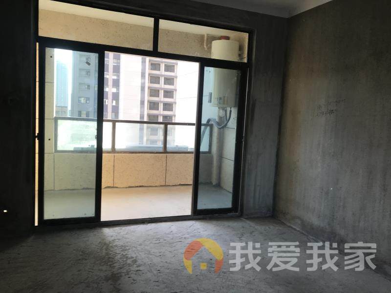 九龙湖成熟地段，配套健全，地铁口楼盘，三房南北通，采光好