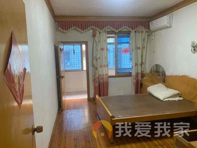 洪都新村 南北通透，采光好 装修好，环镜优美 近地铁 视野好，诚心出售