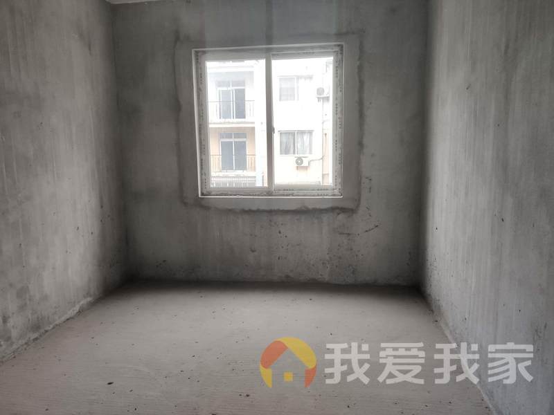 满五唯一，户型方正，交通便利，前后无遮挡，居住舒适