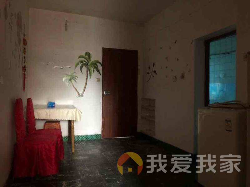 船山路惠民门小区二区 南北通透，采光好 视野好，诚心出售