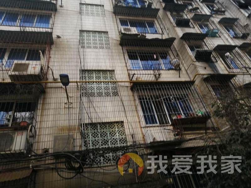 成熟小区，价钱便宜，出入方便又地铁有大型超市有学校，价钱可谈