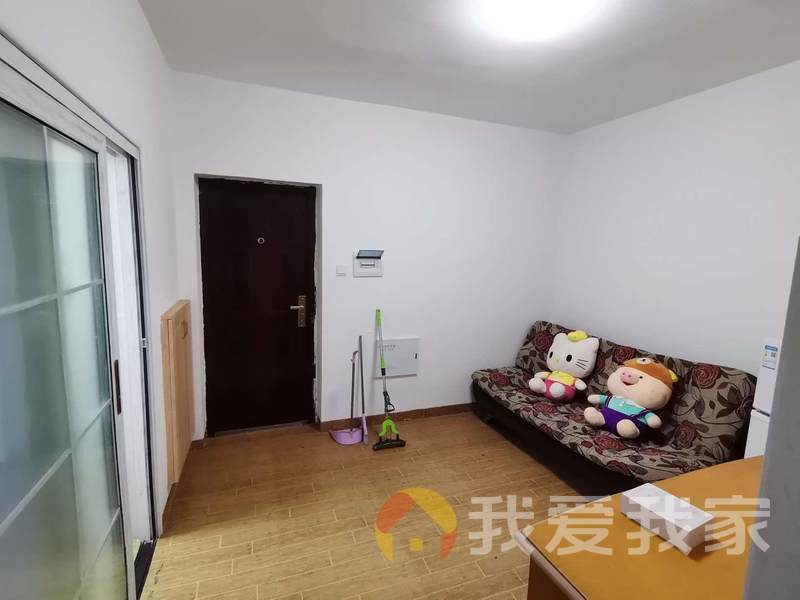 市 中 心精装大一房，看房方便