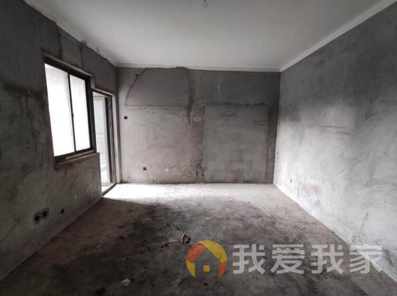 业主因需换新房 现诚心出售此房，性价比非常高，先到先得