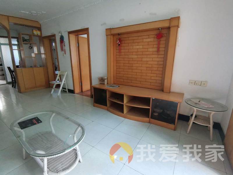 湖景花园 南北通透，采光好 装修好，环镜优美 周边匹套完善，，出行方便