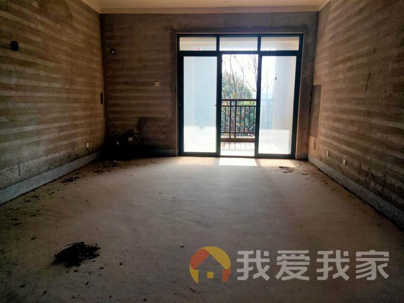 九里象湖城康健里 南北通透，采光好 中间楼层