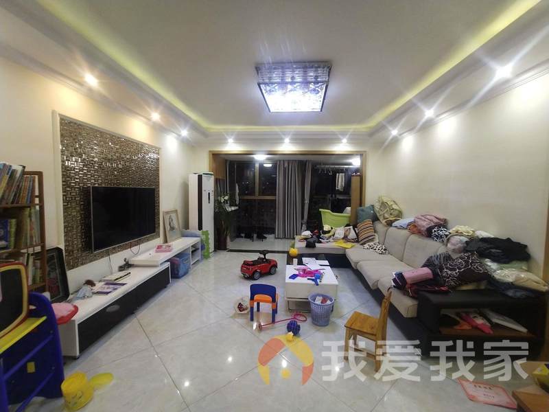 平安象湖风情 南北通透，采光好 装修好，环镜优美 视野好，诚心出售