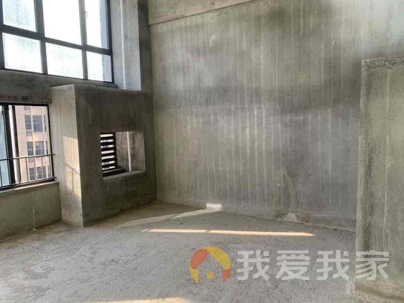新力银湖湾 南北通透，采光好 装修好，环镜优美 周边匹套完善，，出行方便